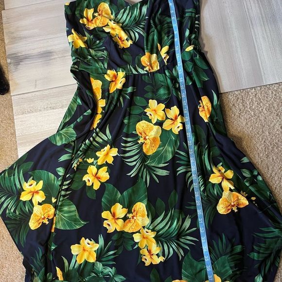 London Times Woman MIDI Dress in Floral Print Handkerchief Hem Size 1X - Picture 11 of 11